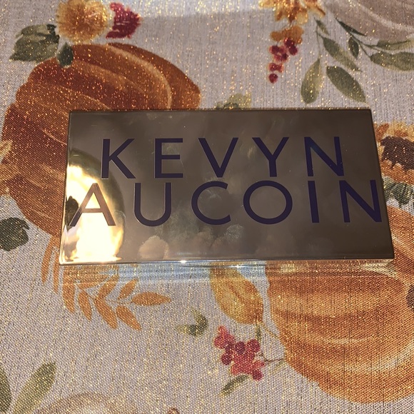 NWT Kevin Aucoin Kaleidochrome All Over Highlight Palette. - Picture 6 of 8